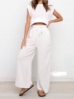 NWOT White edit by nine Linen Set